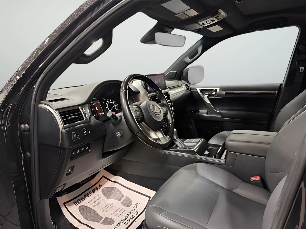 Used 2023 Black Lexus 460 image 18