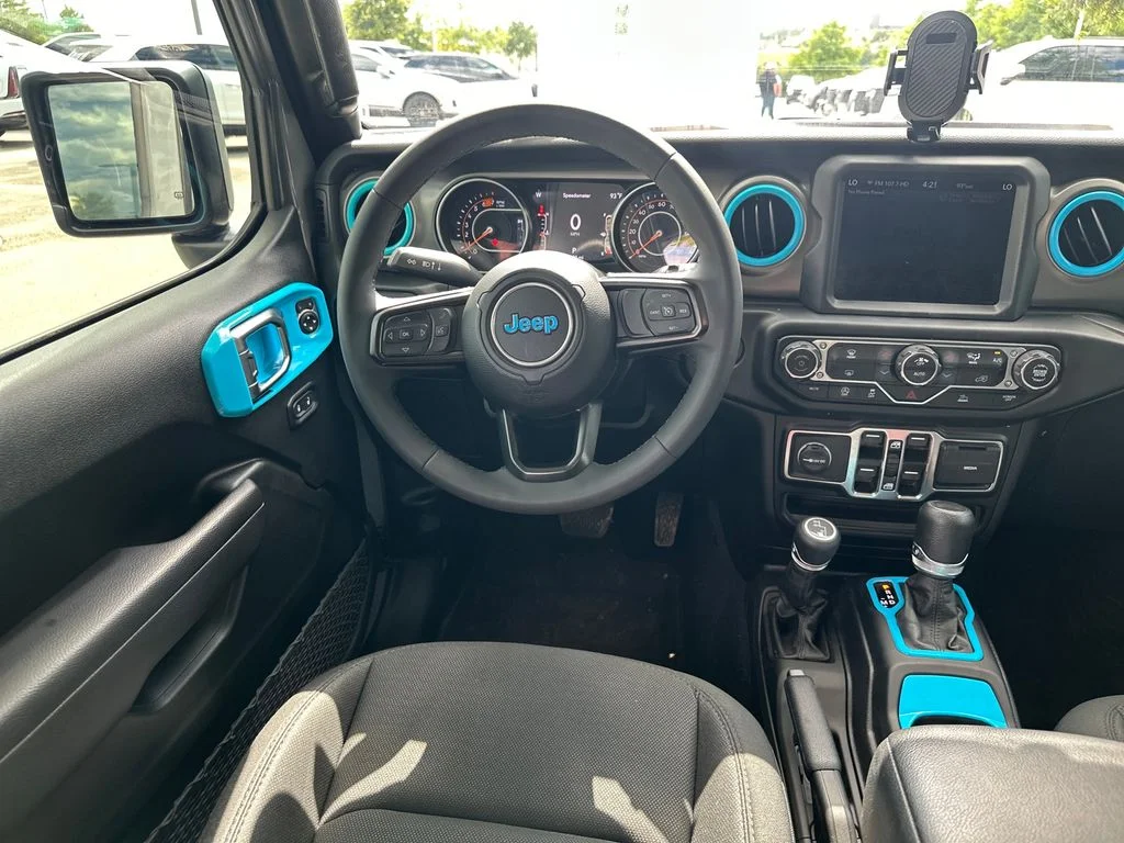 Used 2023 Gray Jeep Sport S image 31