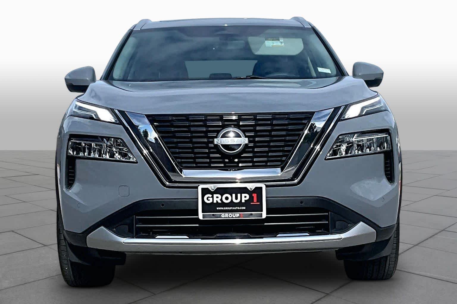 Used 2023 Boulder Gray Pearl Nissan Platinum image 4