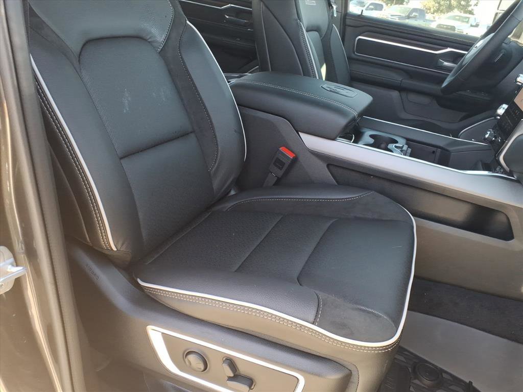 New 2026 Granite Crystal Metallic Clear-Coat Exterior Paint RAM Laramie image 7