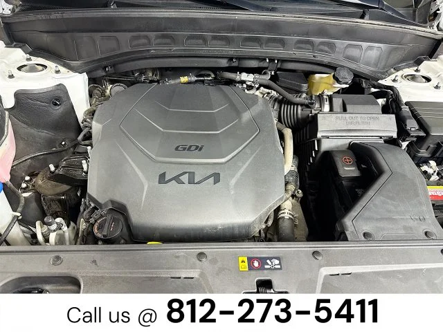 Used 2022 White Kia S image 32