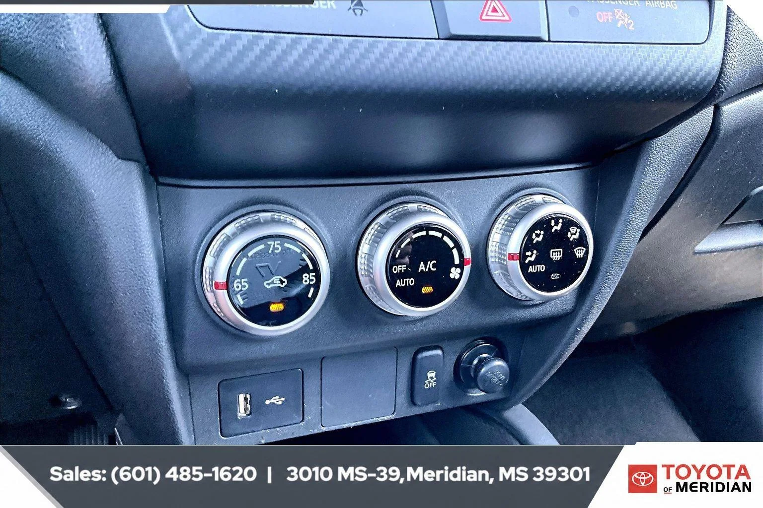 Used 2024 Alloy Silver Metallic Mitsubishi ES image 22