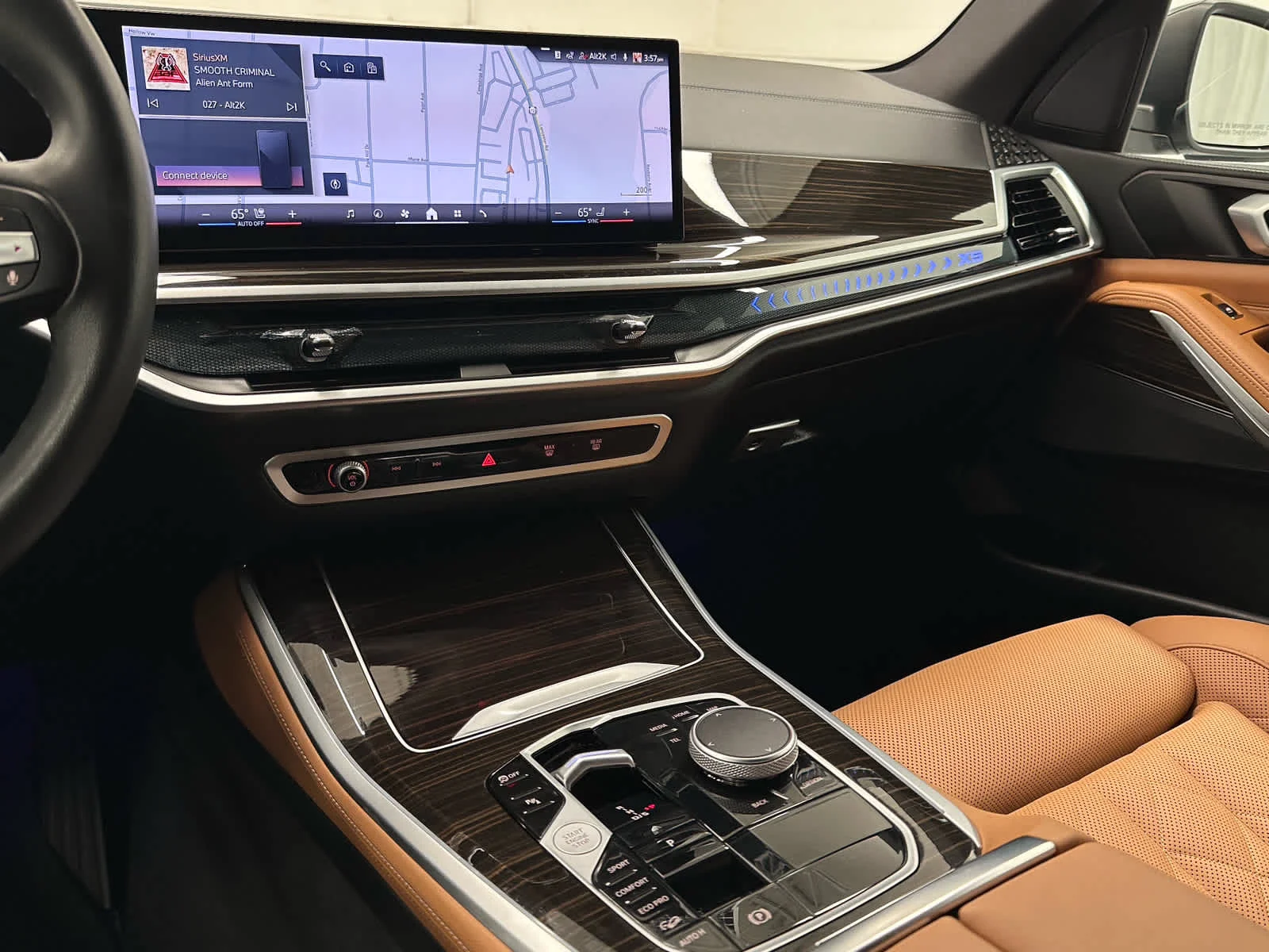 Used 2025 Skyscraper Grey Metallic BMW xDrive40i image 28