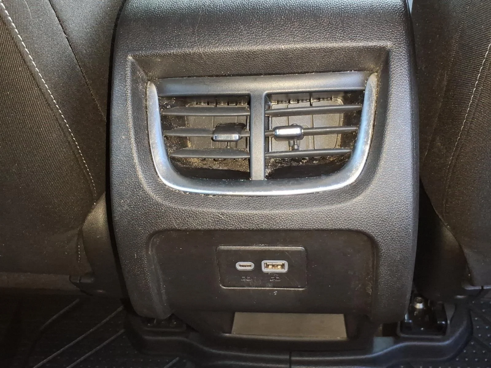 Used 2024 Sterling Gray Metallic Chevrolet LT image 27