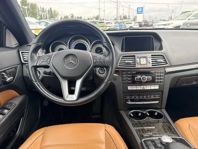 Used 2014 Indigo Blue Metallic Mercedes-Benz E 350 image 21
