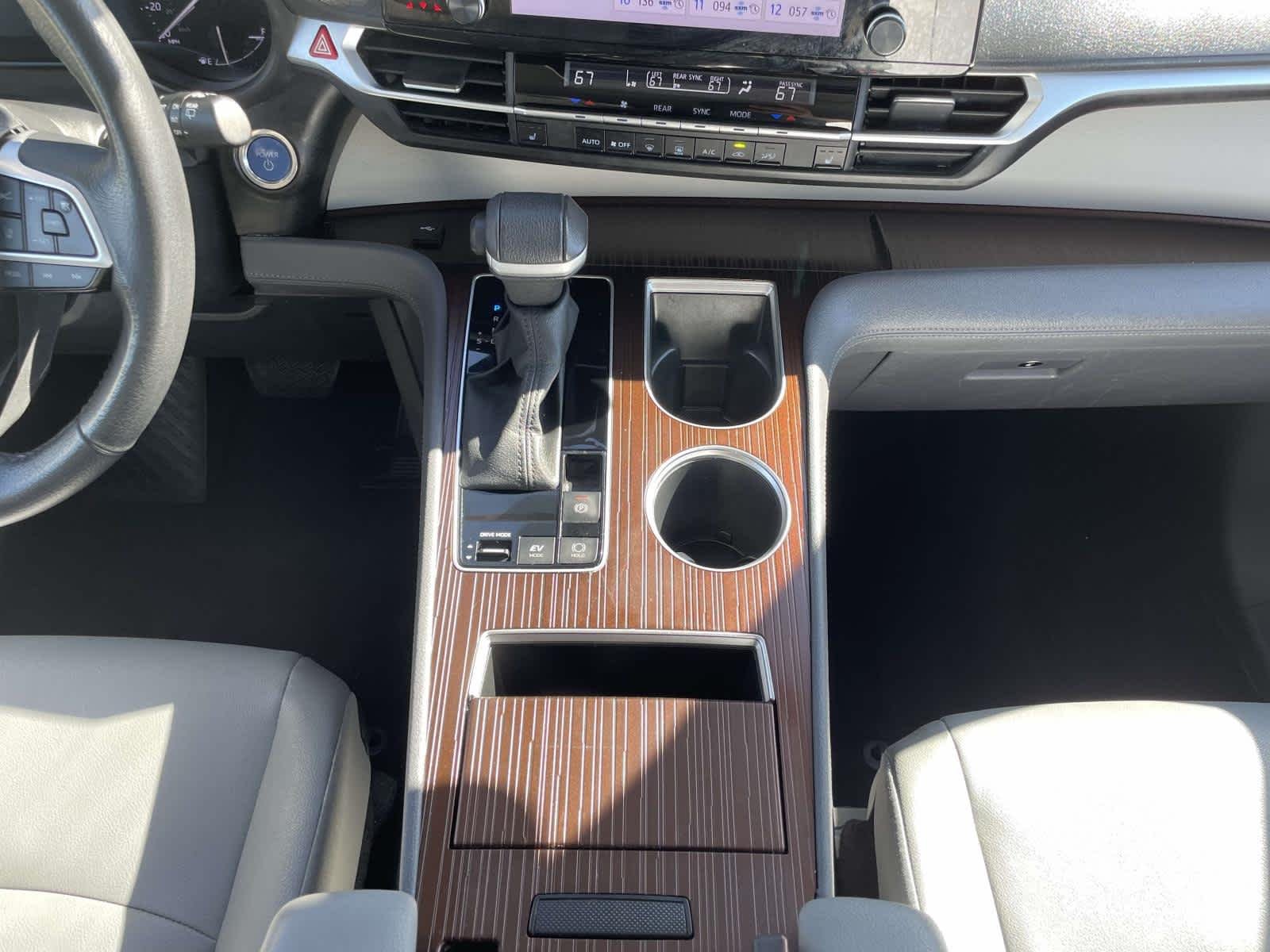 Used 2023 Wind Chill Pearl Toyota XLE image 33