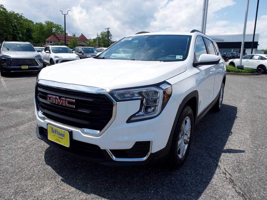 Certified Used 2024 Summit White GMC SLE image 3