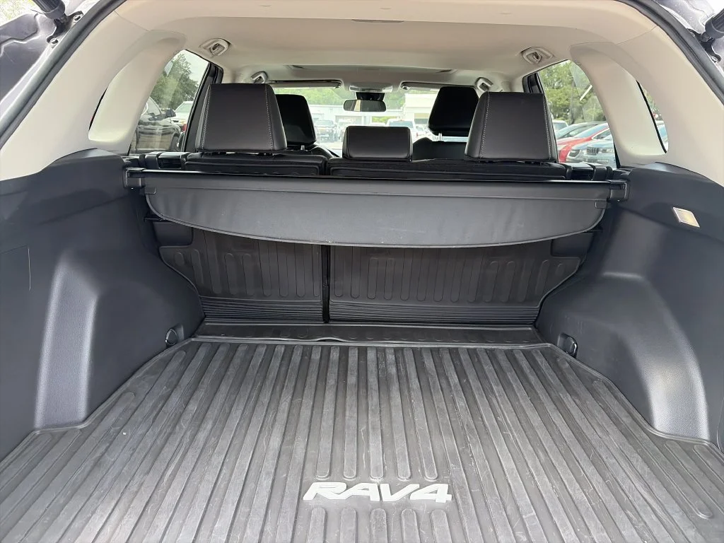 Used 2022 Gray Toyota XLE Premium image 30