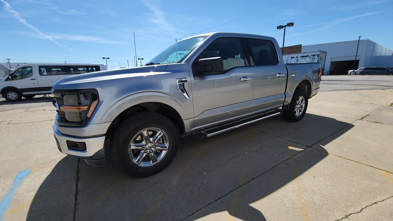Used 2025  Ford XLT image 4