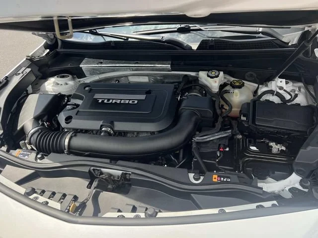 Used 2019 CRYSTAL WHITE TRICOAT Cadillac AWD Sport image 9