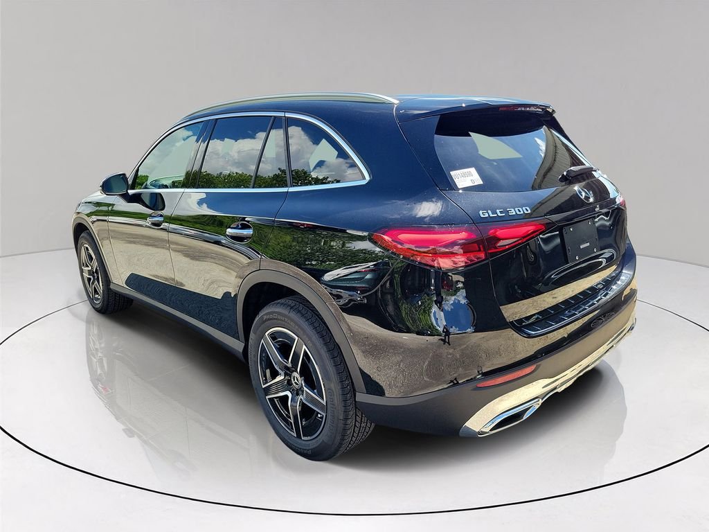 New 2027 Black Mercedes-Benz GLC 300 image 4