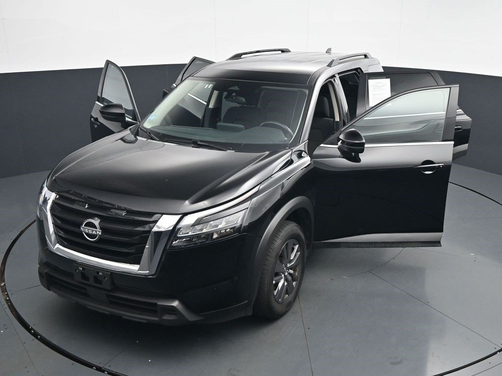 Used 2025 Super Black Nissan SV image 31