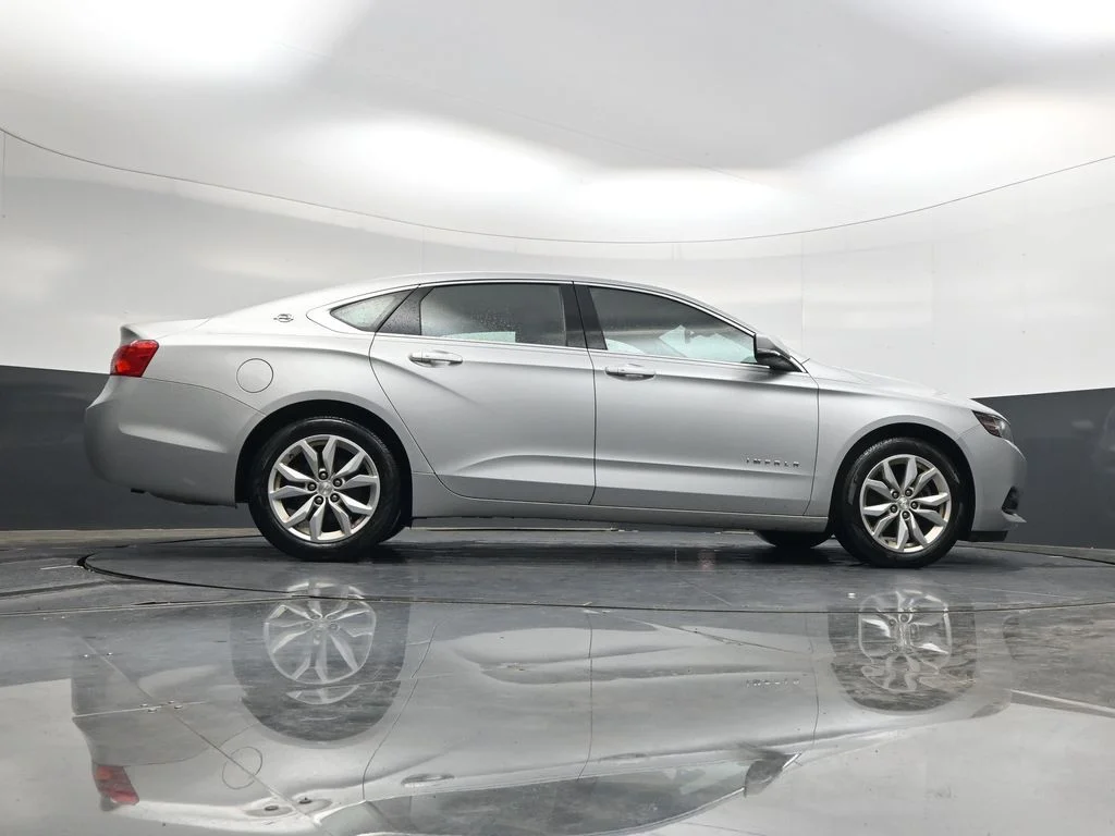 Used 2020 Silver Chevrolet LT image 37
