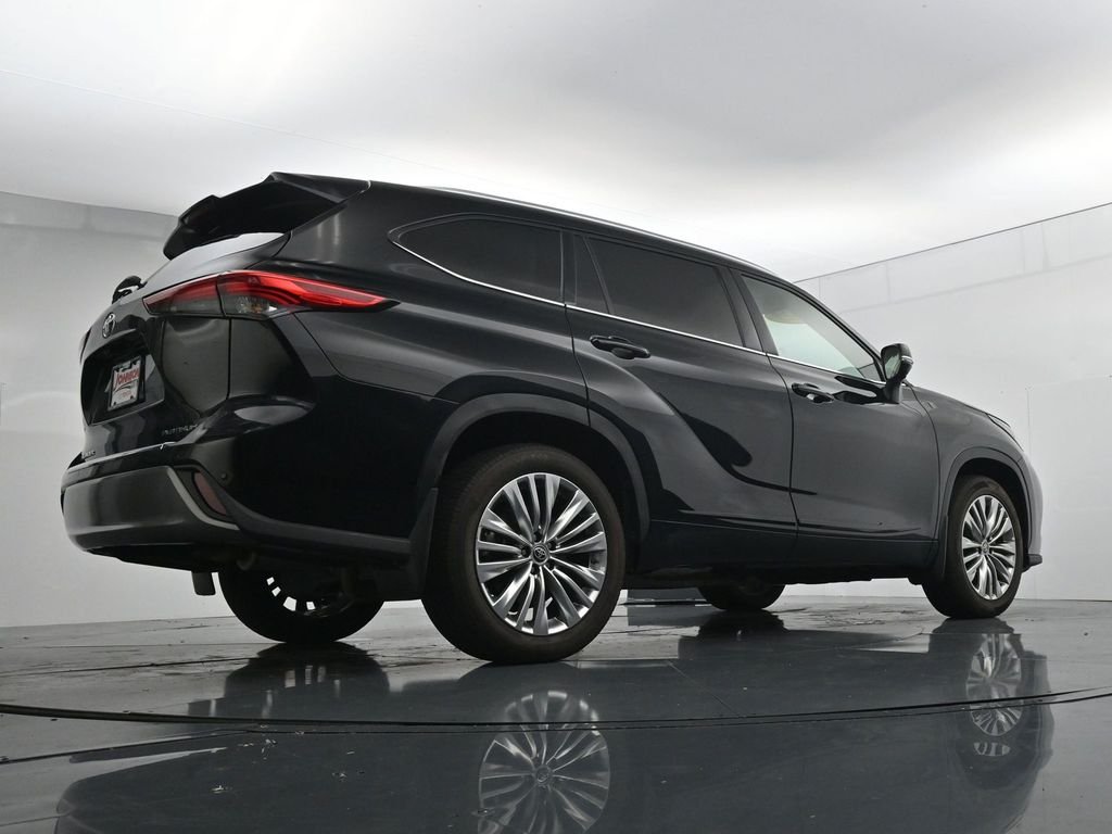 Used 2023 Black Toyota Platinum image 37