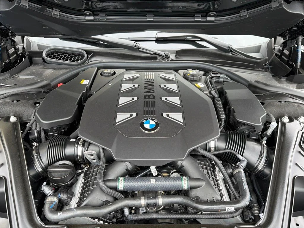 New 2026 Black Sapphire Metallic BMW 760i xDrive image 12