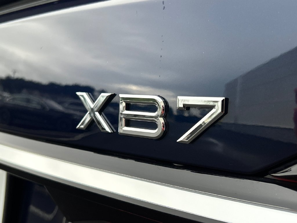 Used 2025 Blue BMW ALPINA XB7 image 33
