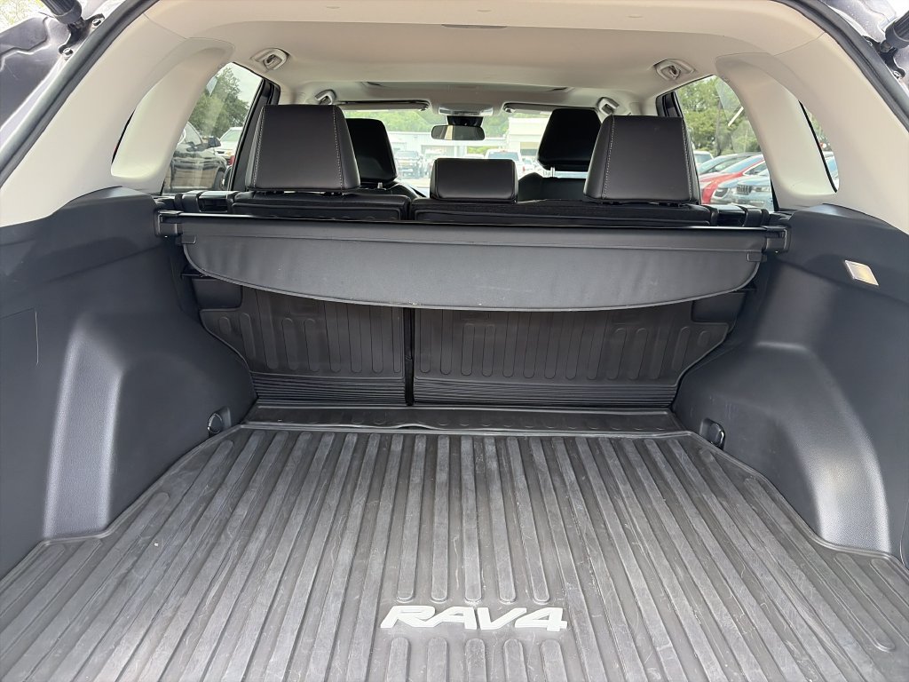 Used 2022 Gray Toyota XLE Premium image 30