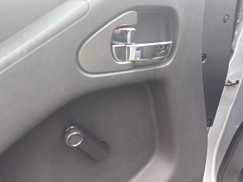 Used 2018 Silver Nissan S image 17