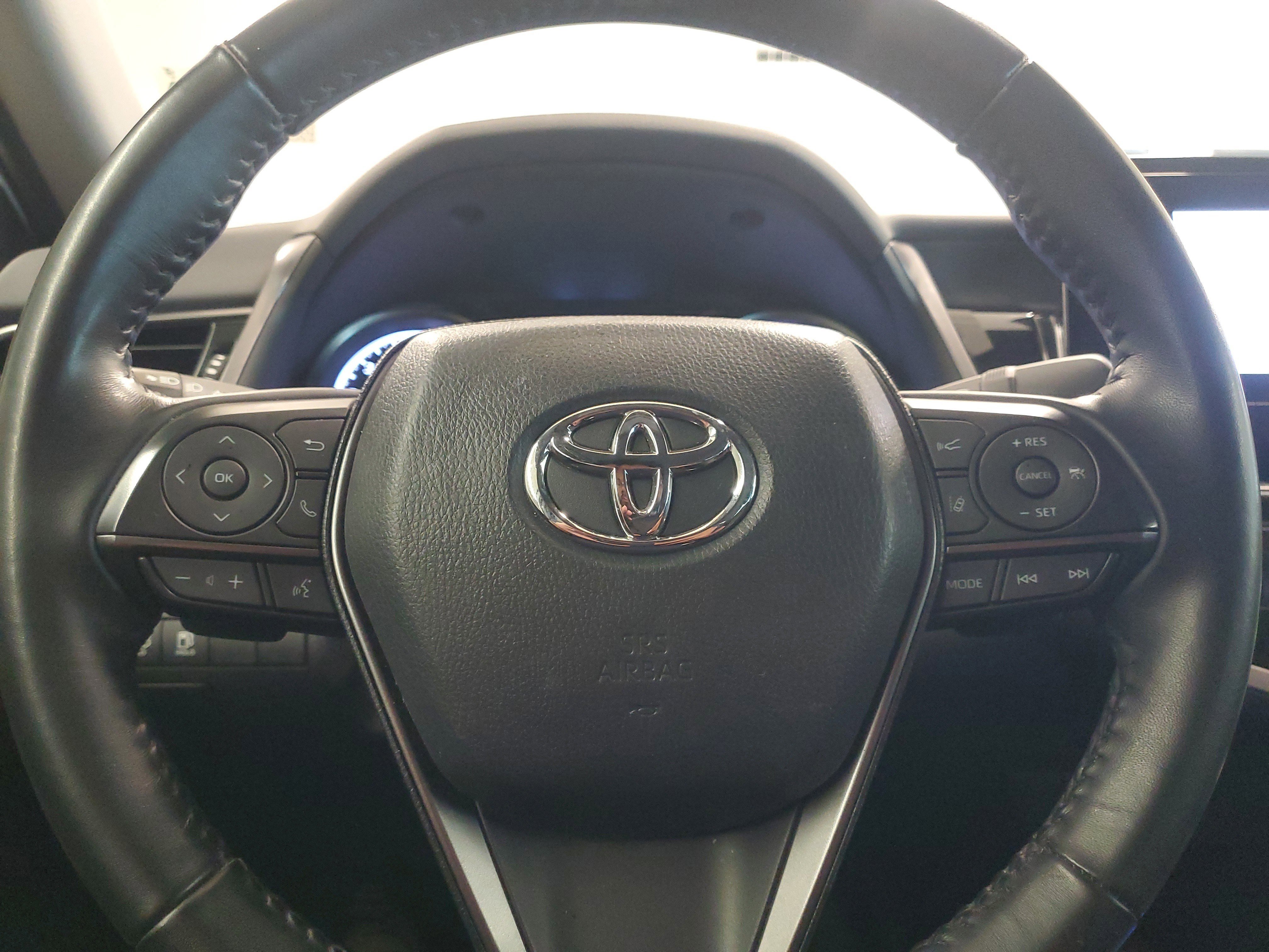 Used 2024 Ice Toyota SE image 19