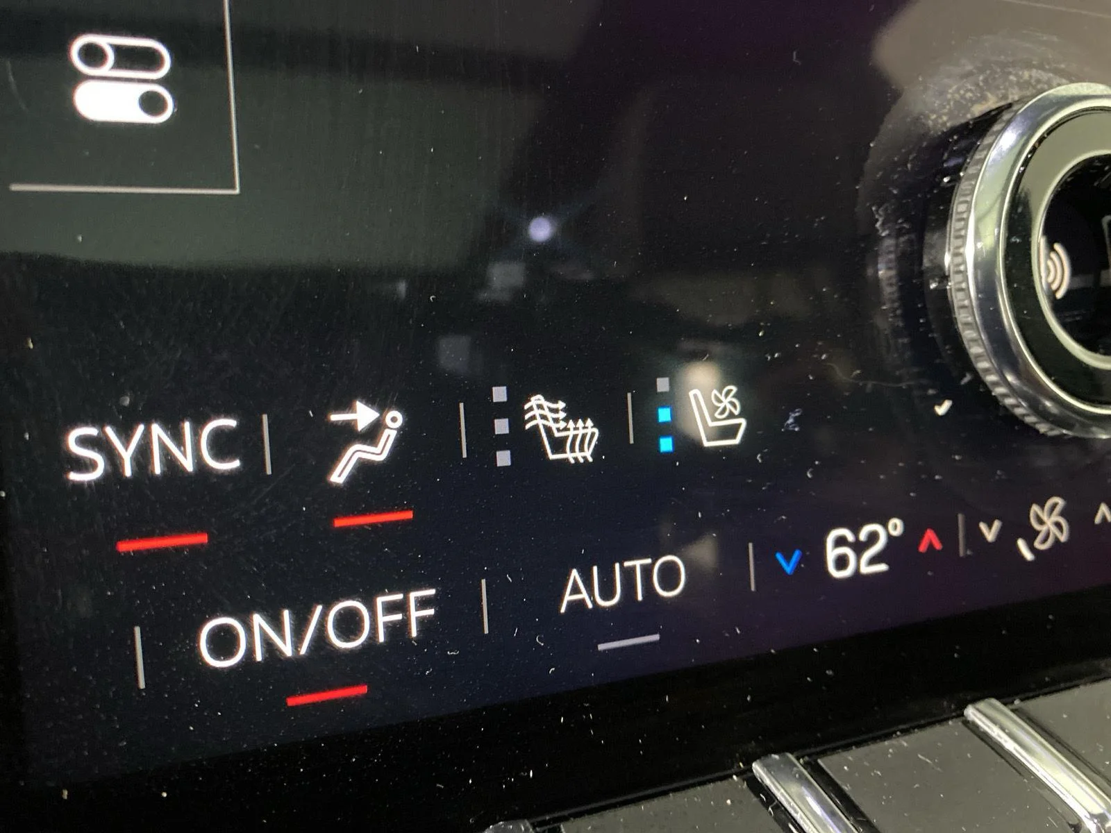 Used 2025 Summit White GMC Elevation image 24