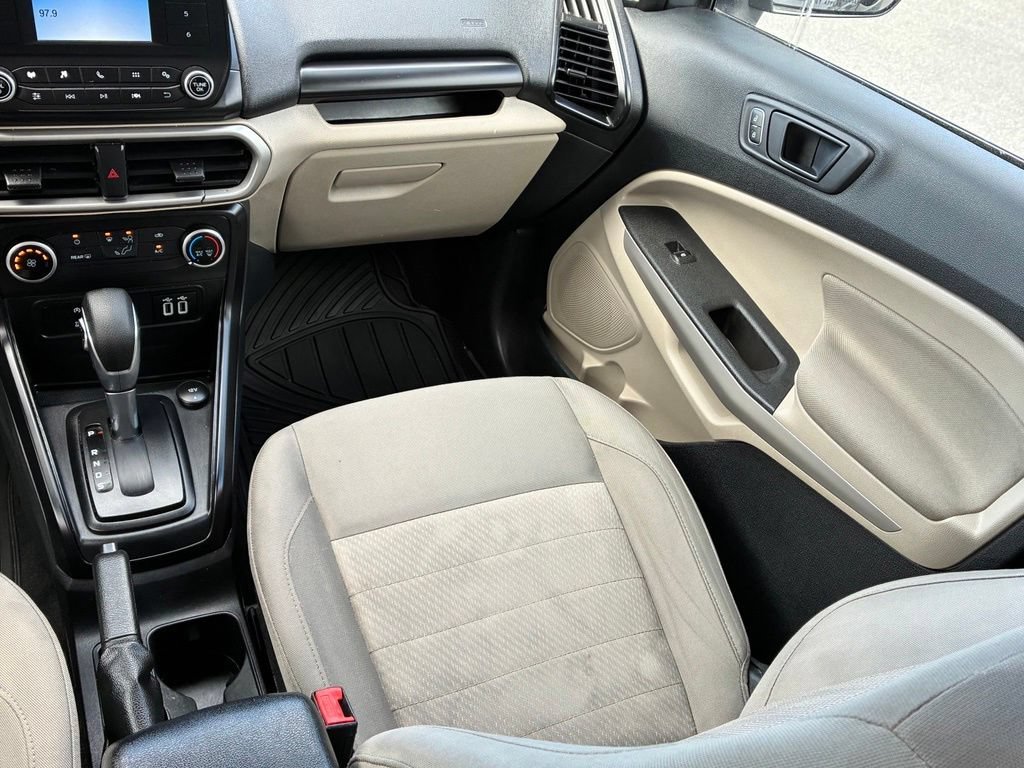 Used 2020  Ford S image 11