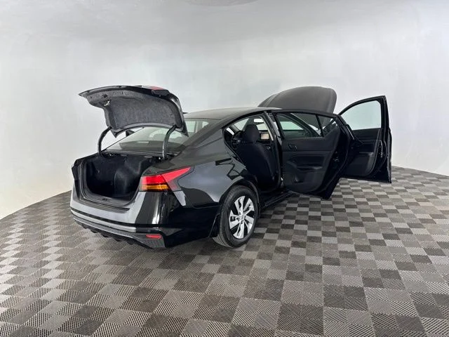 Used 2023 Black Nissan 2.5 S image 14