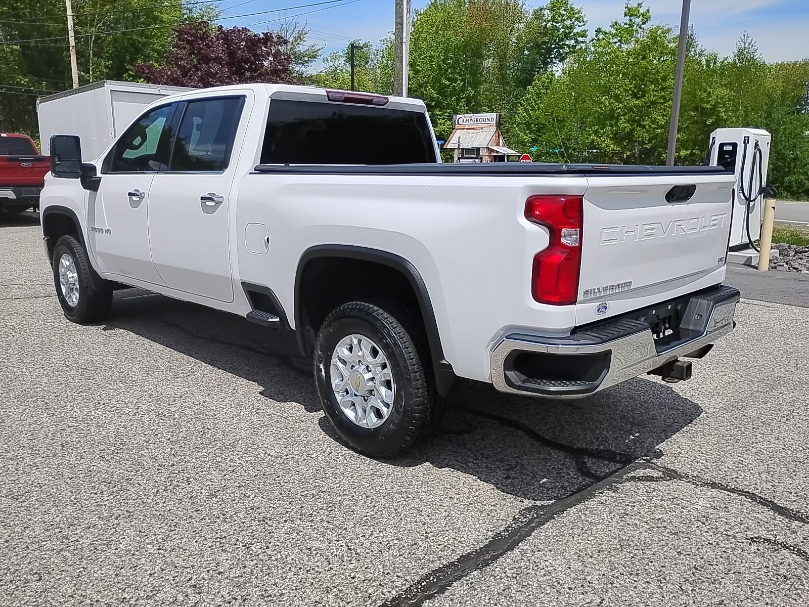 Used 2022 White Chevrolet LTZ image 5
