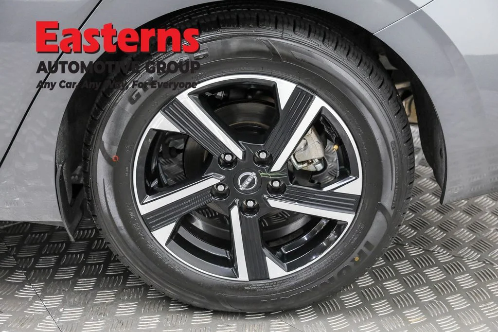 Used 2024 Gray Nissan SV image 32