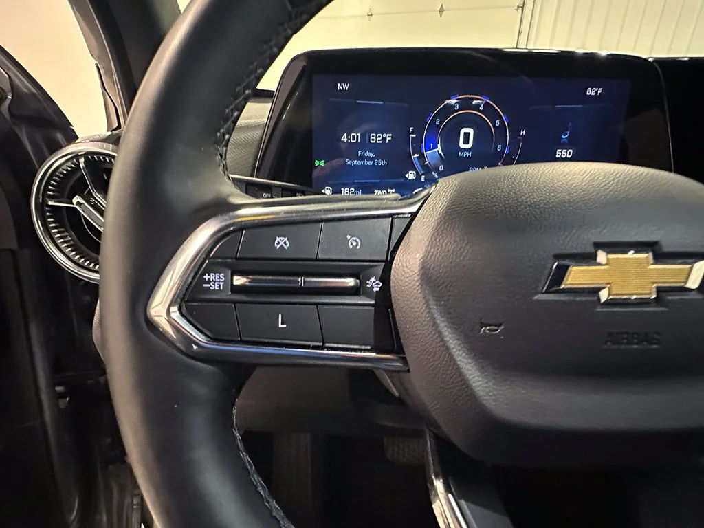 Used 2025 Gray Chevrolet LT image 34