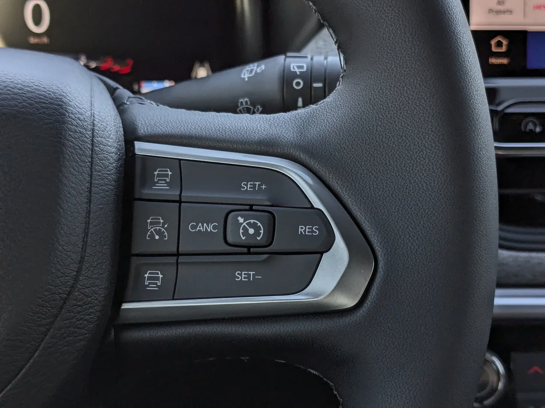 New 2026 Silver Jeep North - - 4x4 - Panoramic Sunroof - Alpine Audio - Adaptive Cruise - Power Liftgate & More! image 18