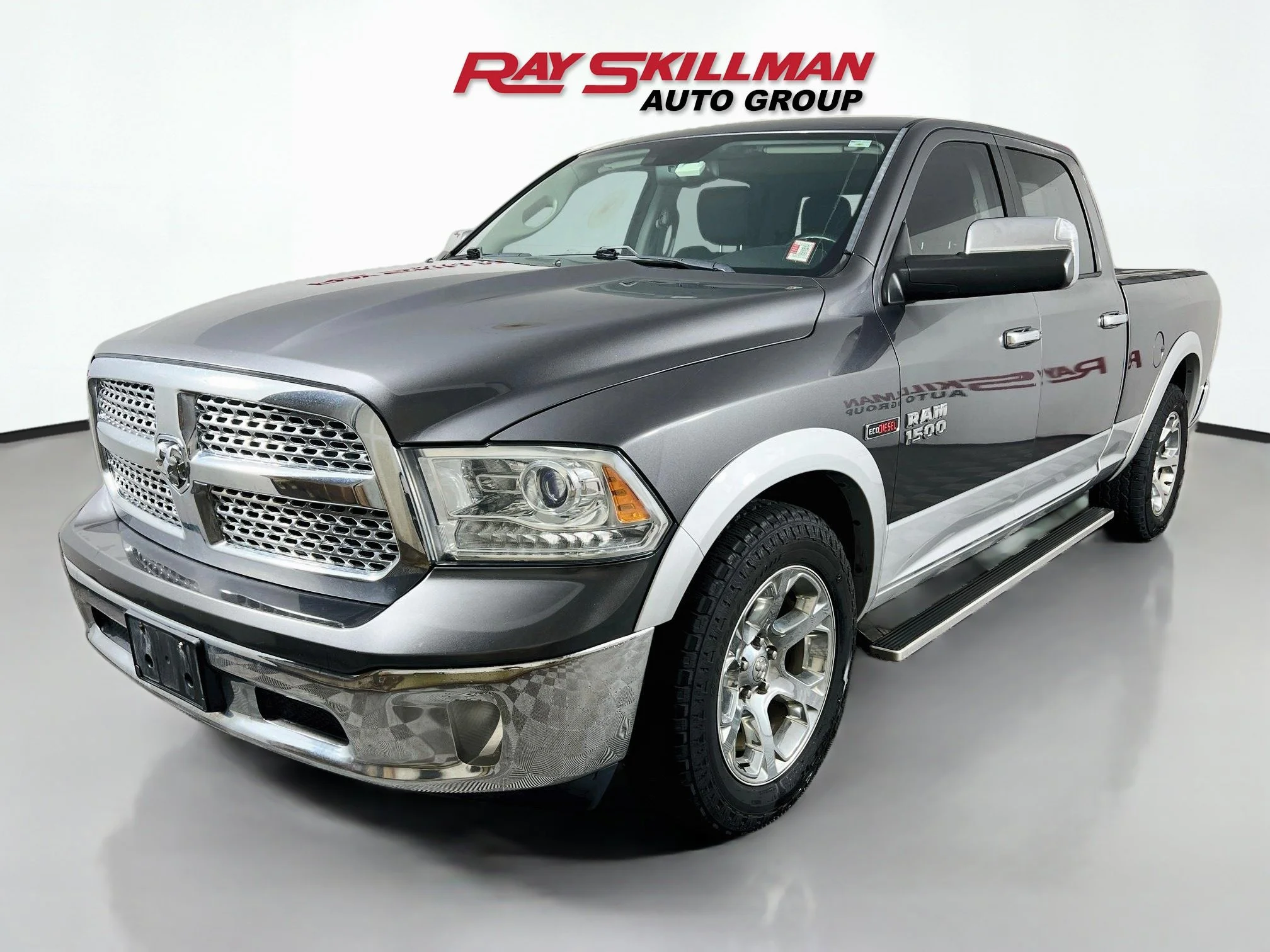 Used 2016 Granite Crystal Metallic Clearcoat Ram LARAMIE image 3