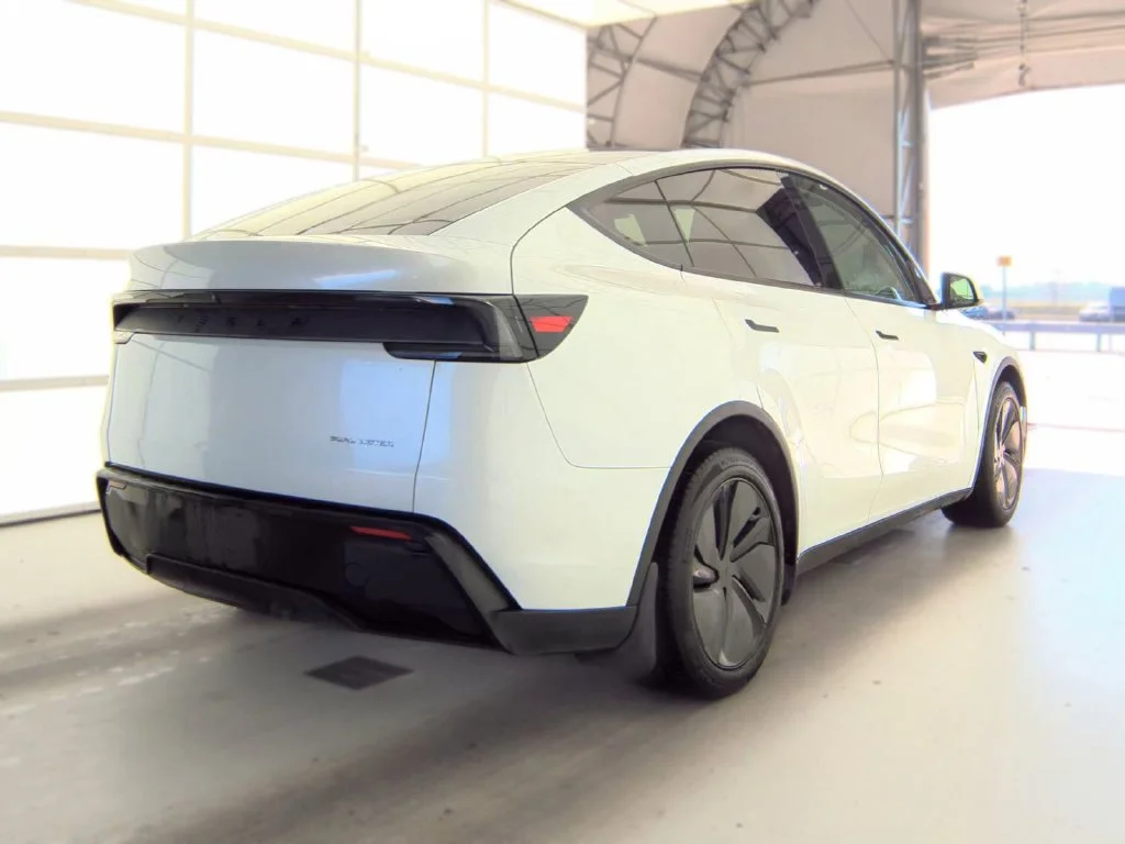 Used 2026 White Tesla  image 5