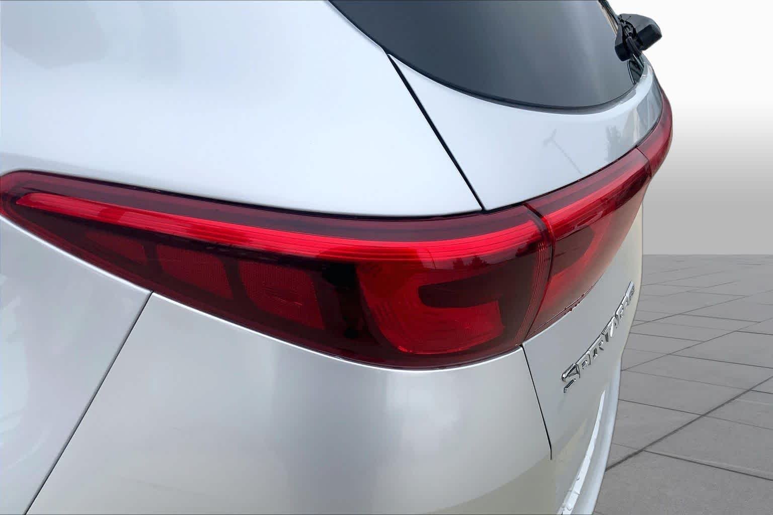 Used 2018 Sparkling Silver Kia LX image 28