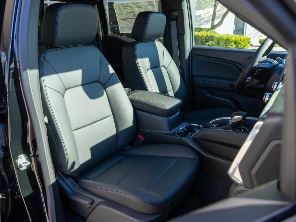 New 2026 Onyx Black GMC Elevation image 9