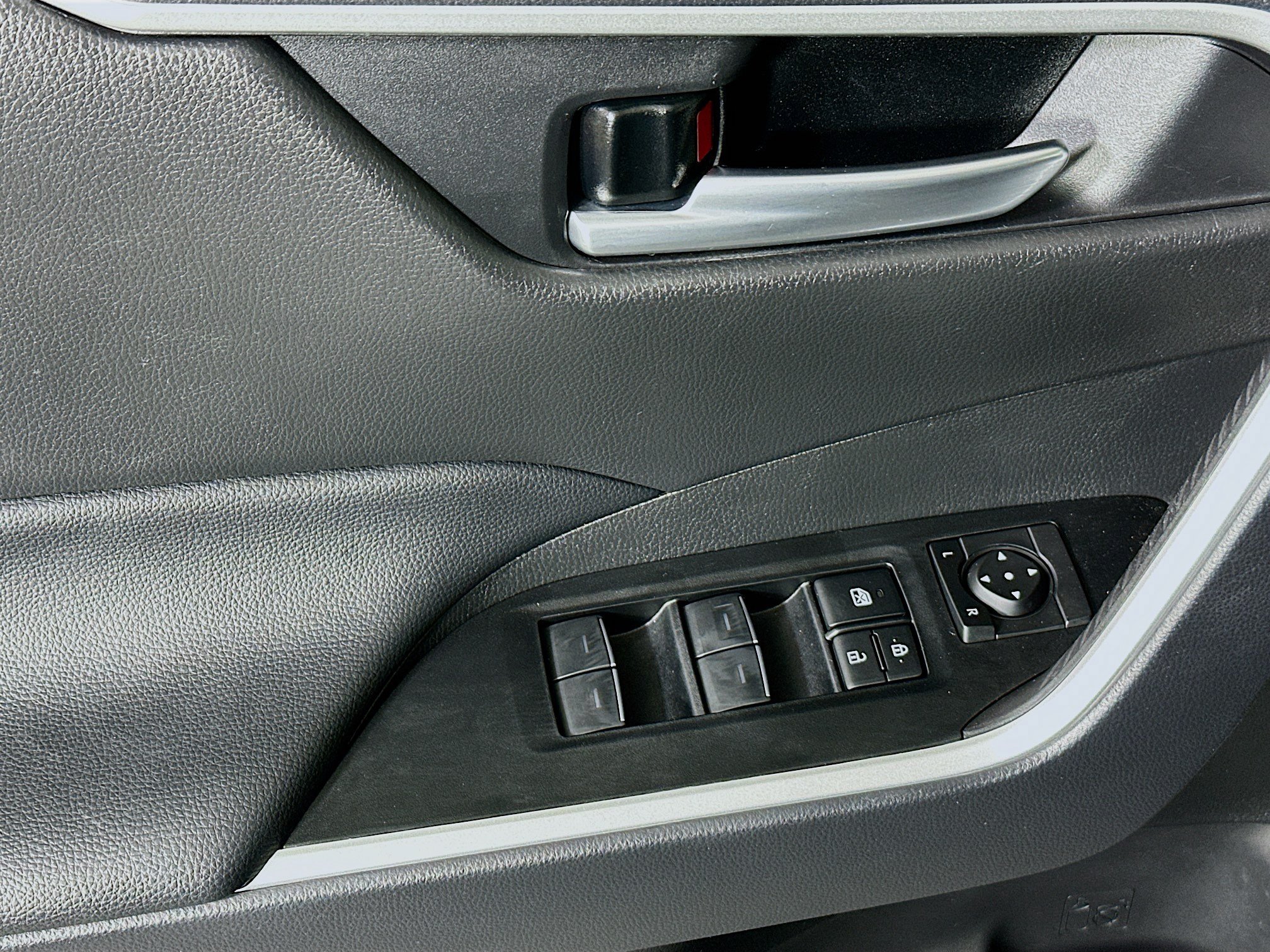 Used 2025 Magnetic Gray Metallic Toyota XLE image 14
