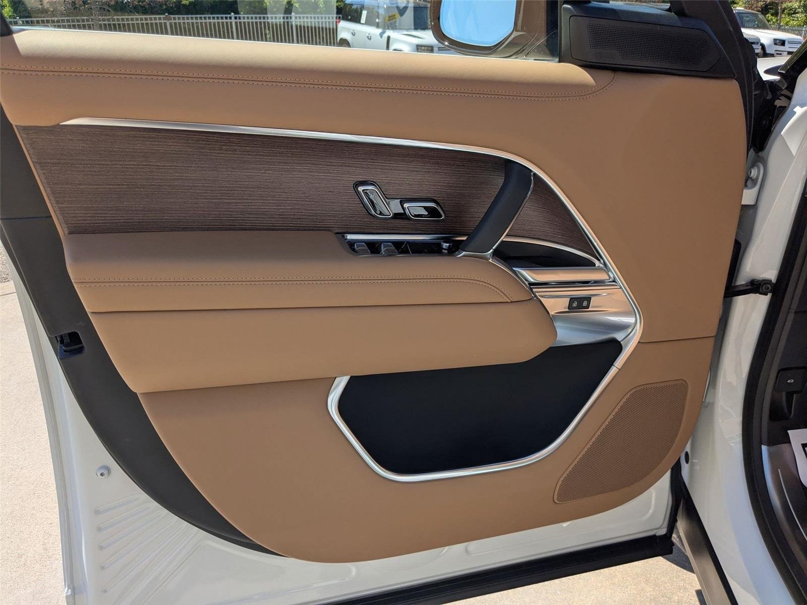 New 2026 Fuji White Land Rover SE image 11