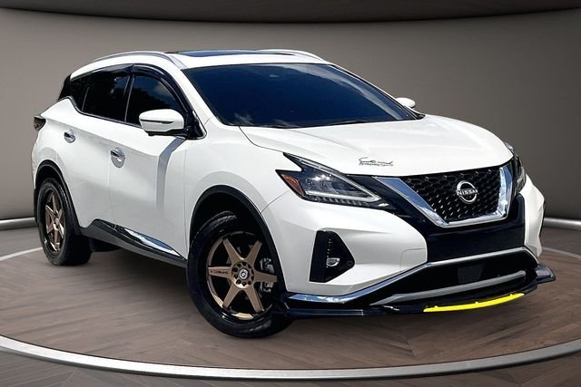 Used 2024 White Nissan Platinum image 10