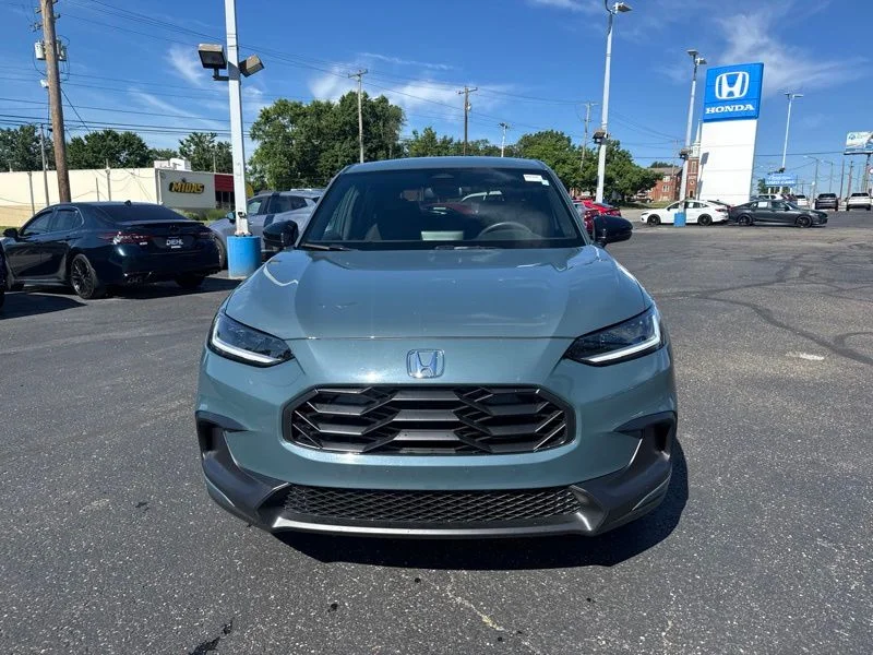 Used 2024  Honda Sport image 2