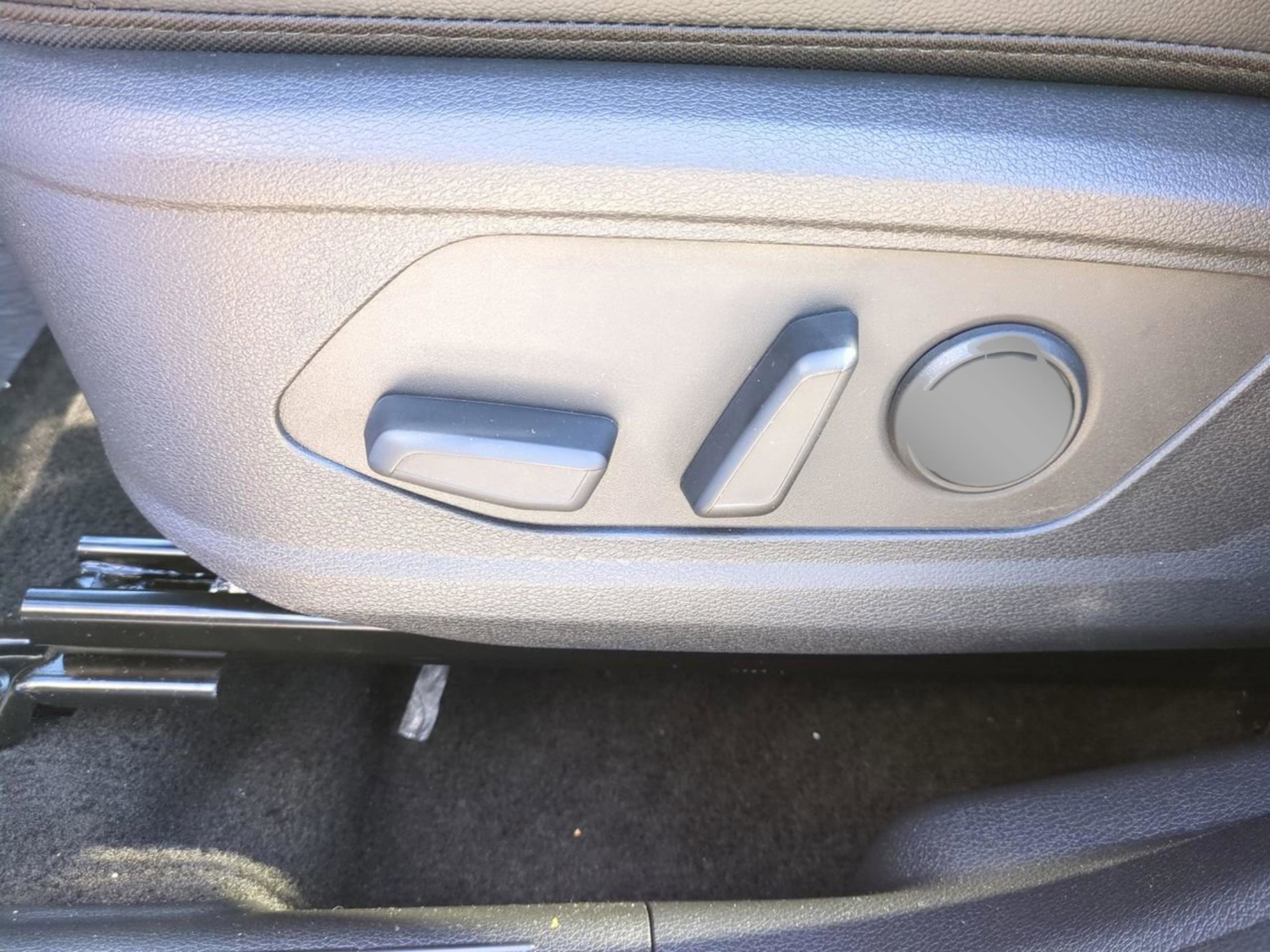 New 2026 Ebony Black Kia EX image 29