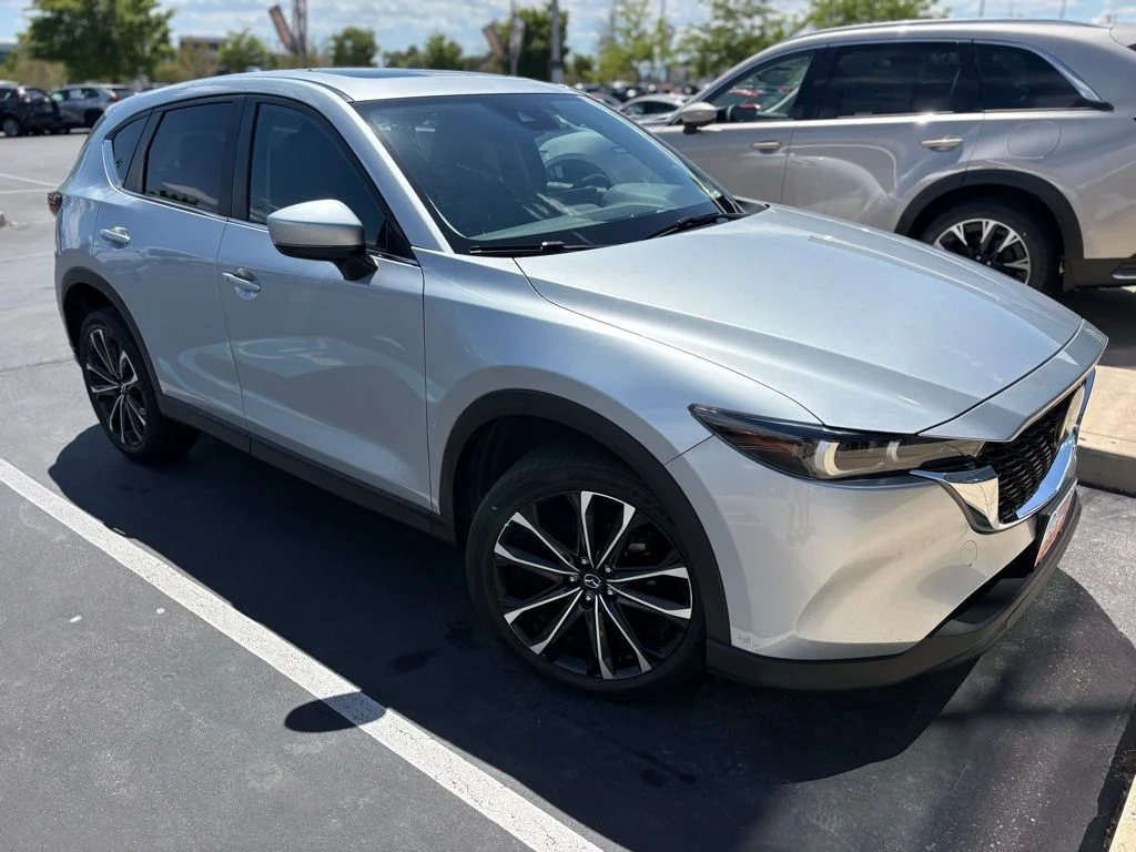 2023 Mazda CX-5 S Preferred package Auto AWD's photo