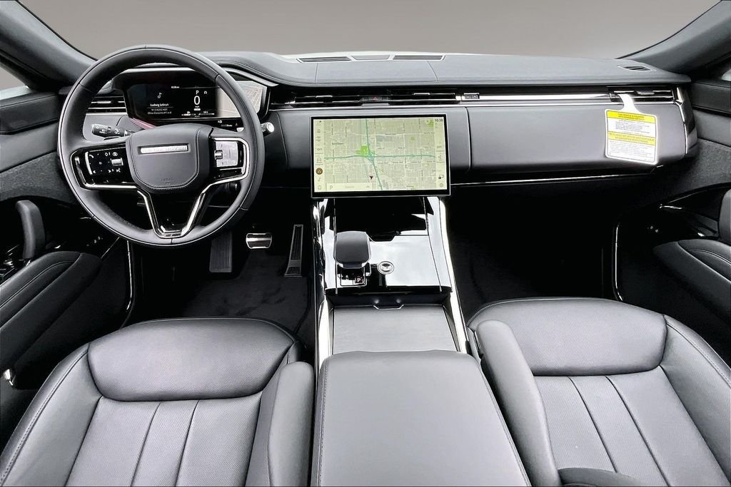 New 2026 SANTORINI BLACK Land Rover Dynamic SE image 5
