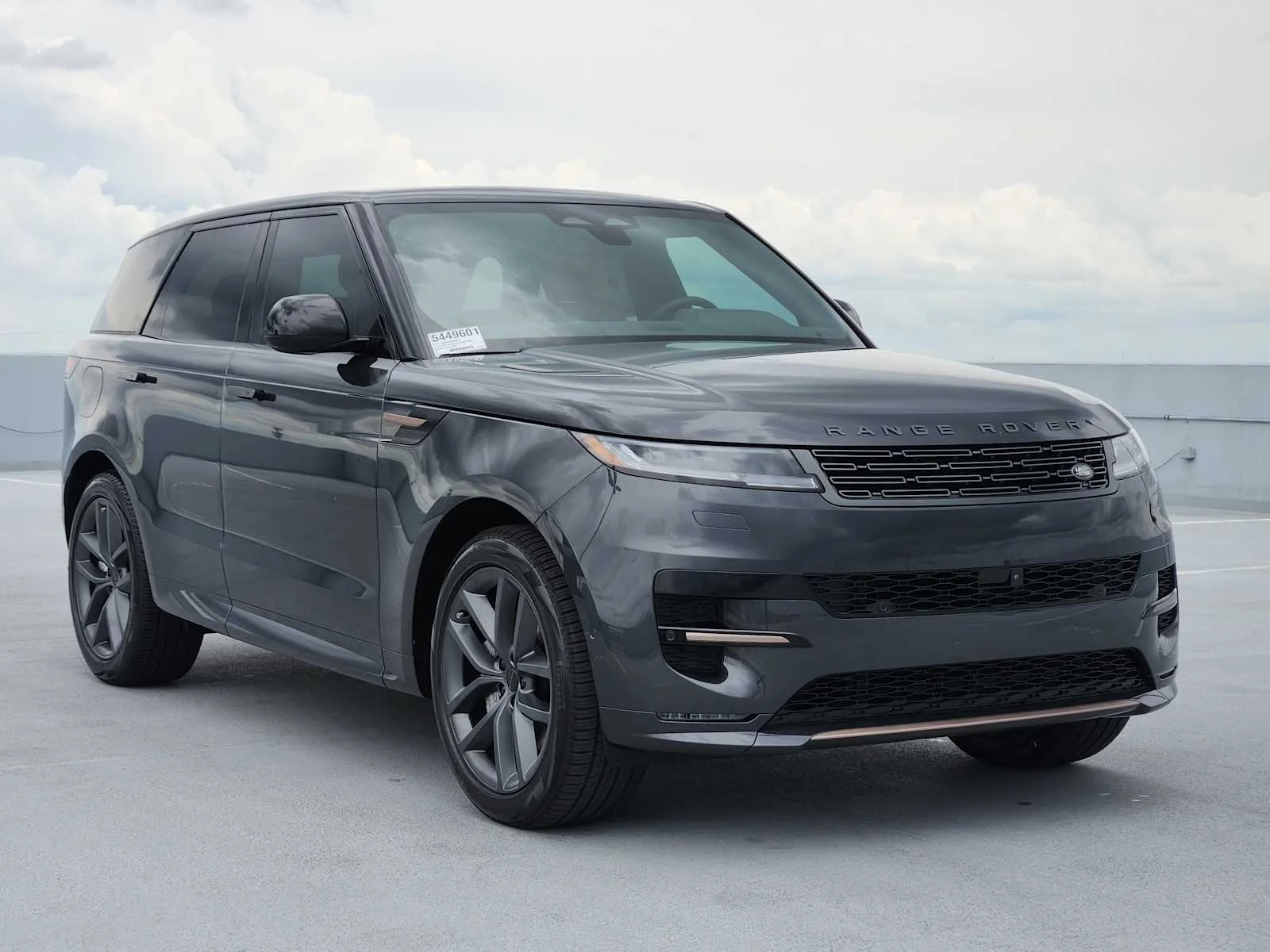 New 2026 Carpathian Grey LAND ROVER Dynamic SE image 3