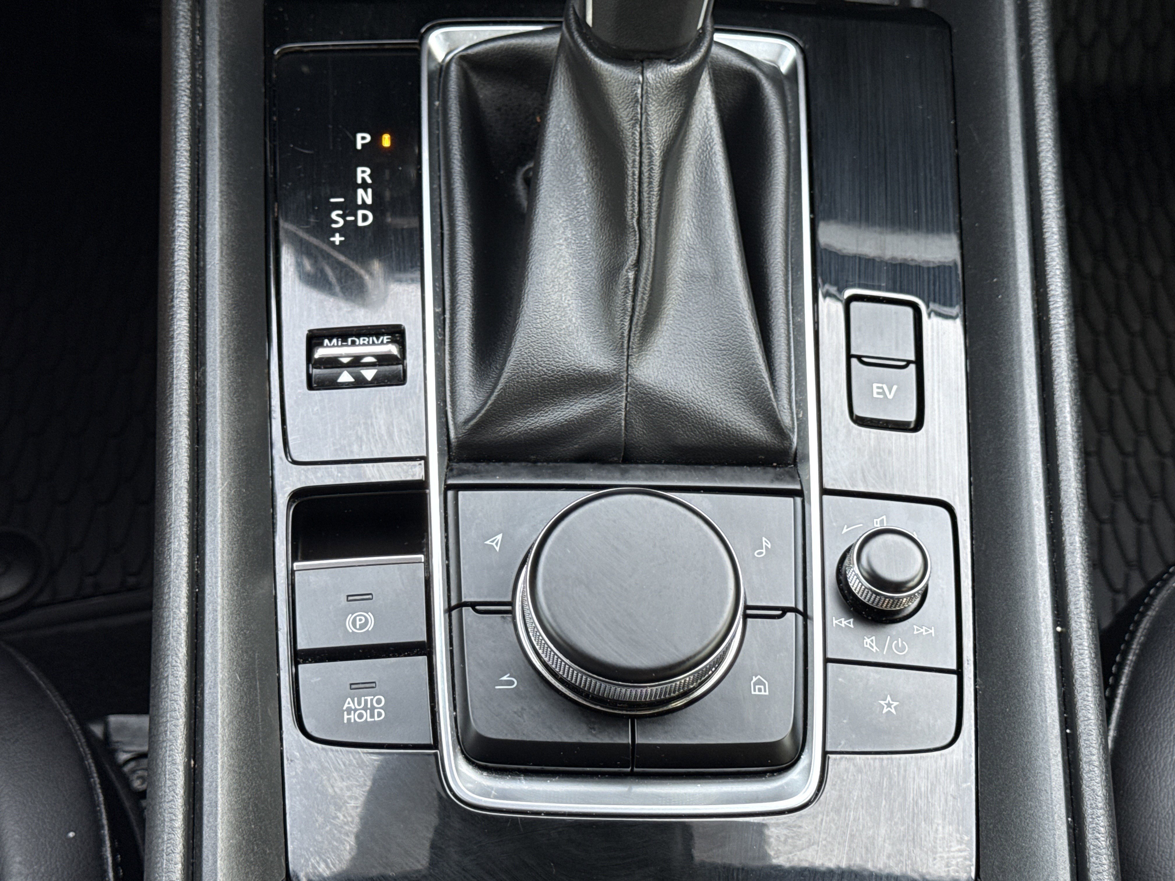 Used 2025 Wind Chill Pearl Mazda Premium Plus Package image 31