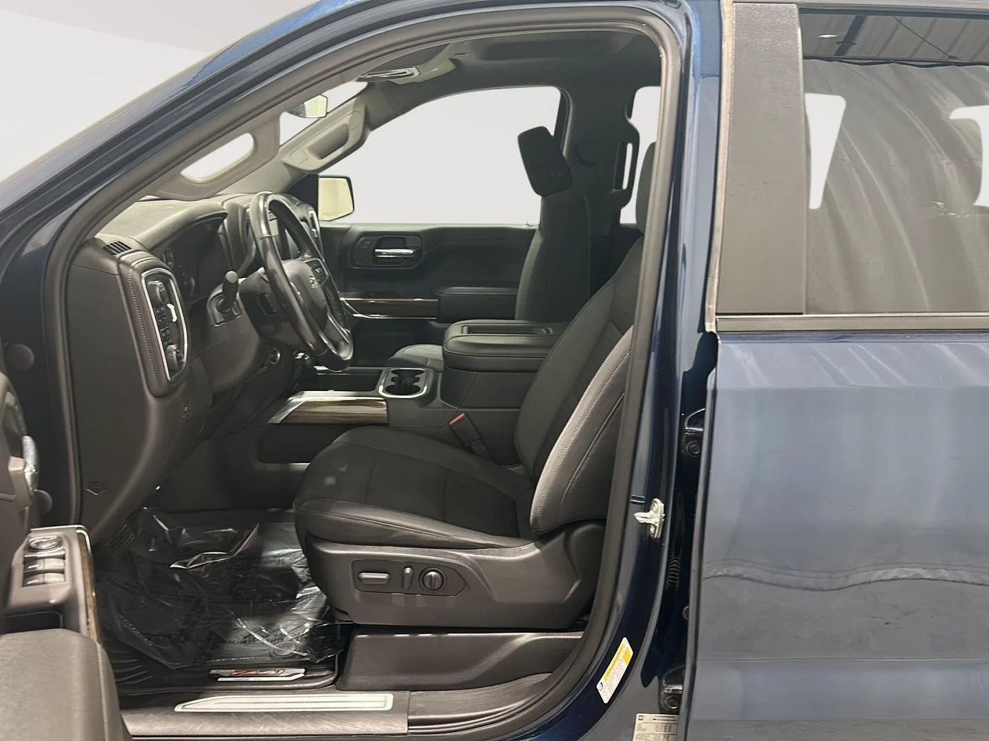 Used 2022 NORTHSKY BLUE METALLIC Chevrolet RST image 17