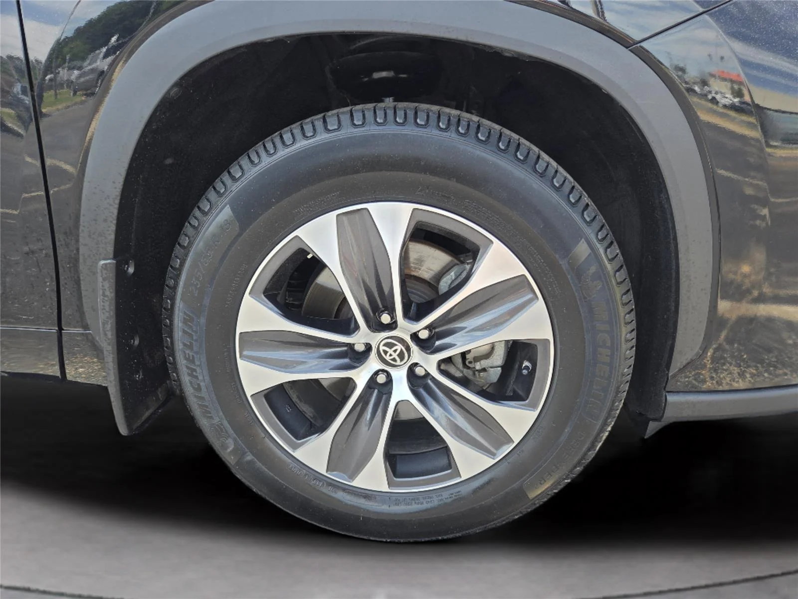 Used 2021 Midnight Black Metallic Toyota XLE image 35