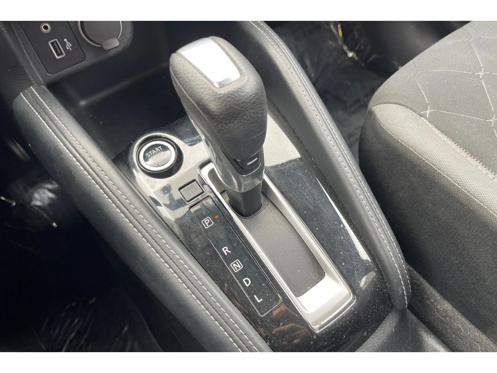 Used 2019 Aspen White Tricoat Nissan SV image 29