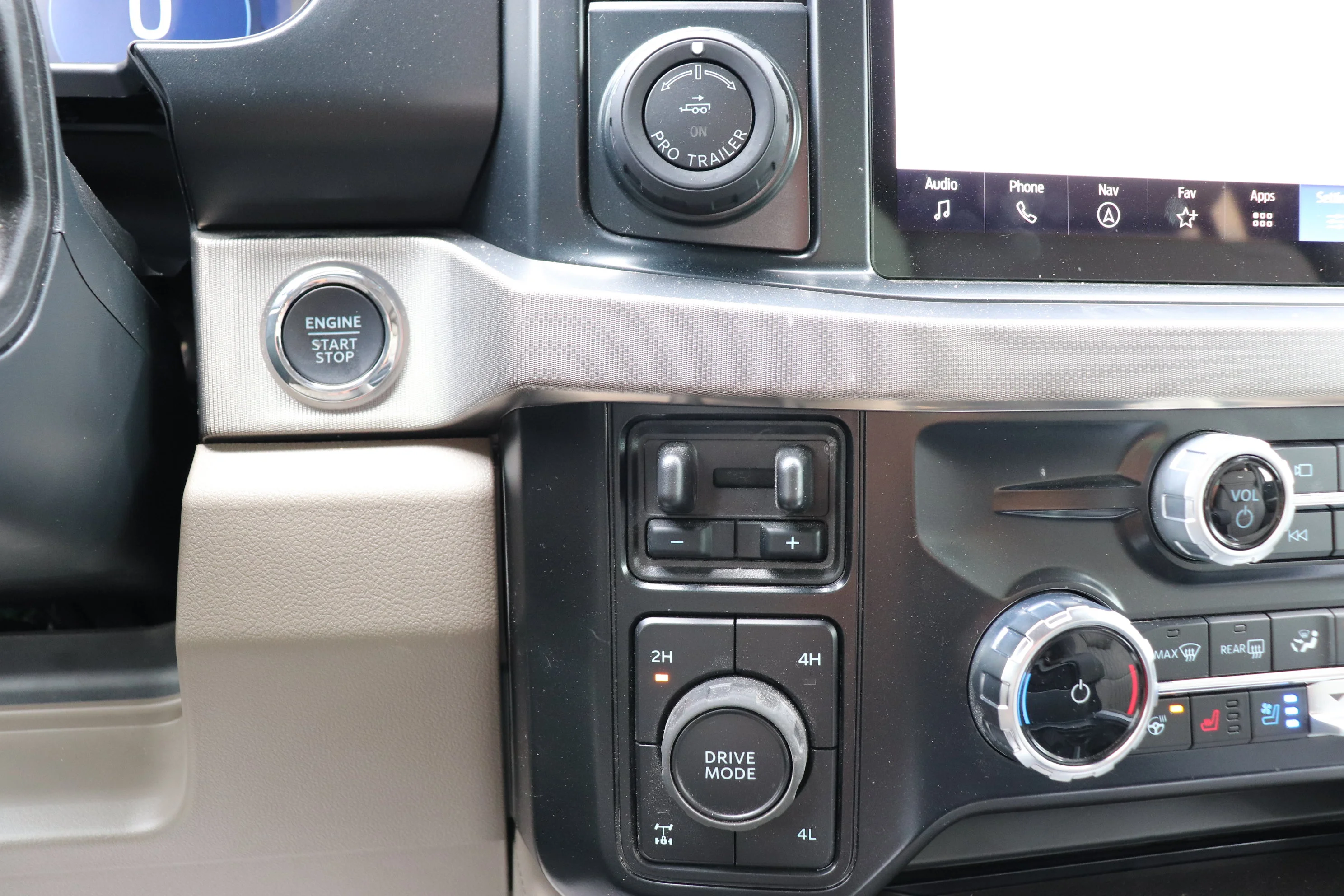 Used 2025 Gray Ford PLATINUM 160 WB STYLESIDE Crew Cab 6.75