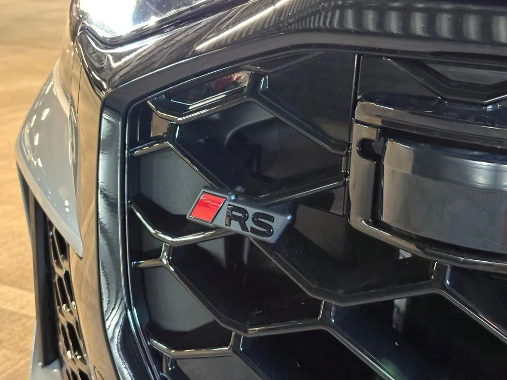 New 2027 Satellite Silver Metallic Audi 4.0T image 35