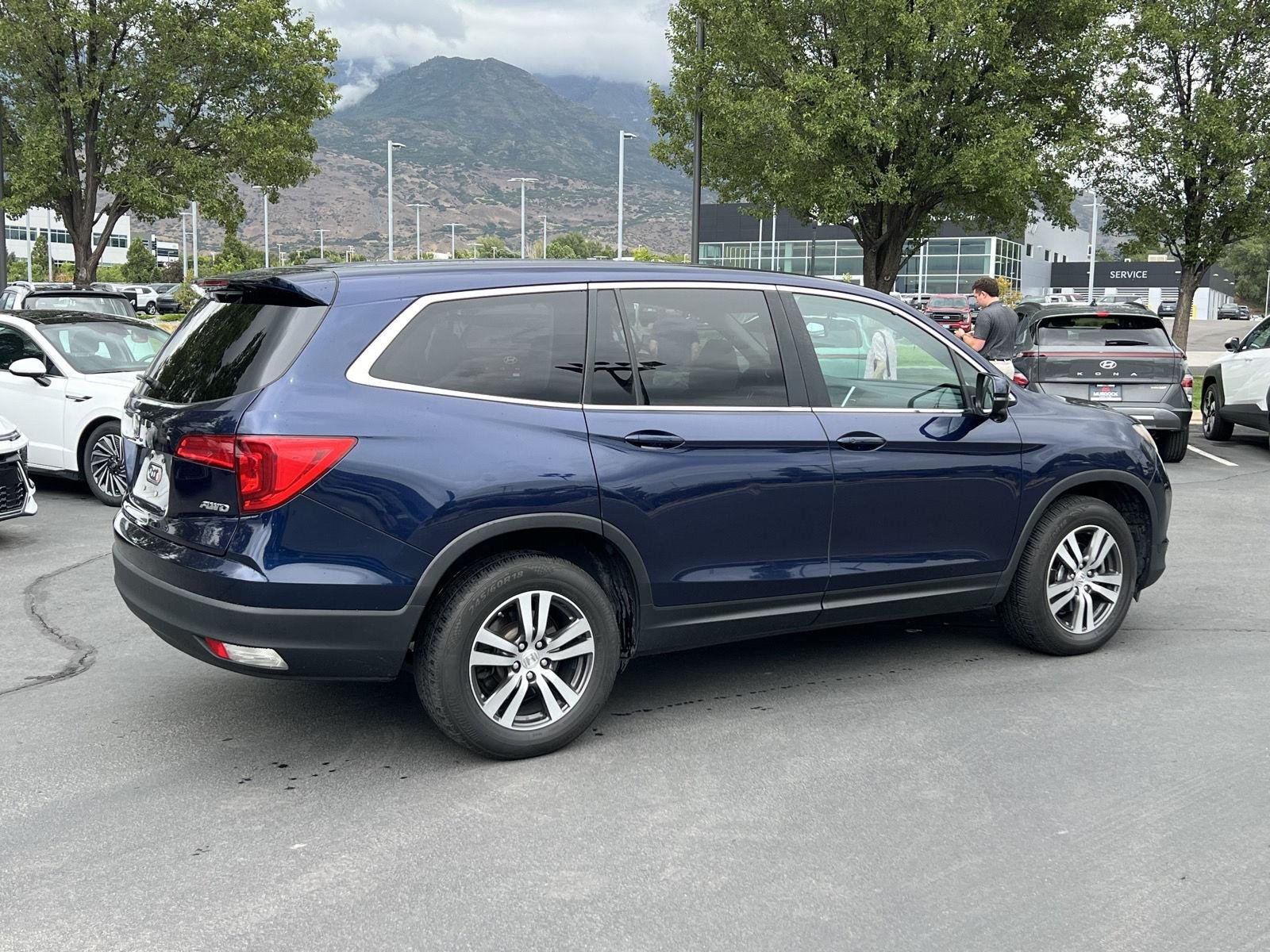 Used 2016 Blue Honda EX-L image 7