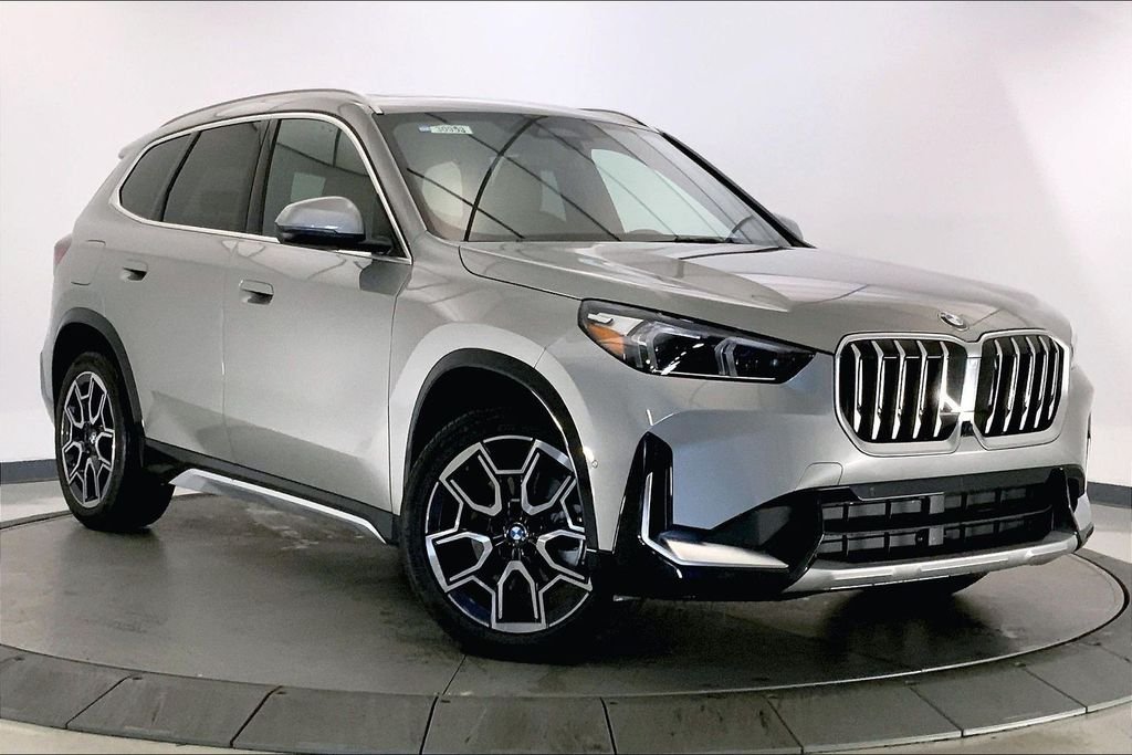 Used 2026 Silver Metallic BMW xDrive28i image 1